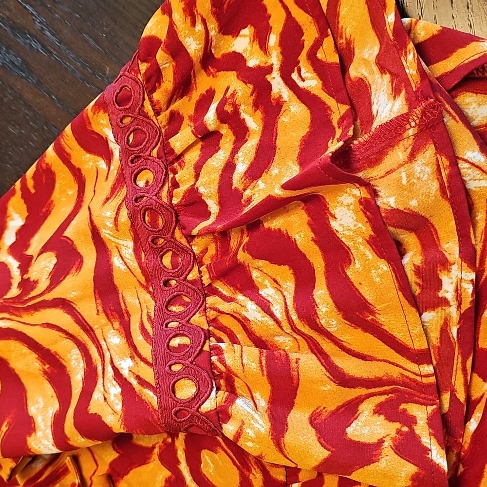 NWT Jodifl Women's Top in Red and Gold Size Small - Picture 4 of 8